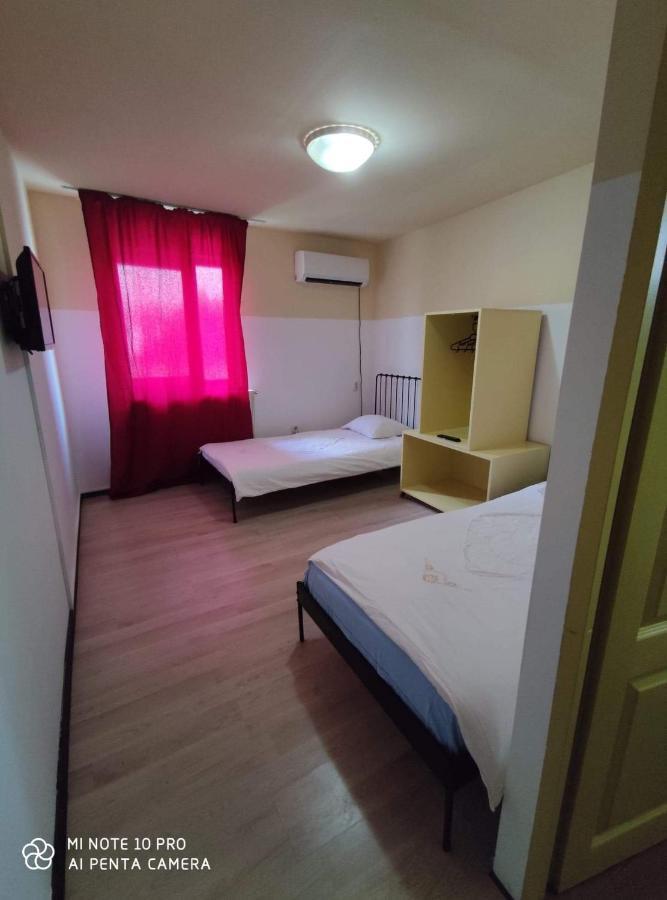 Alfredo Hostel Krajowa Zewnętrze zdjęcie