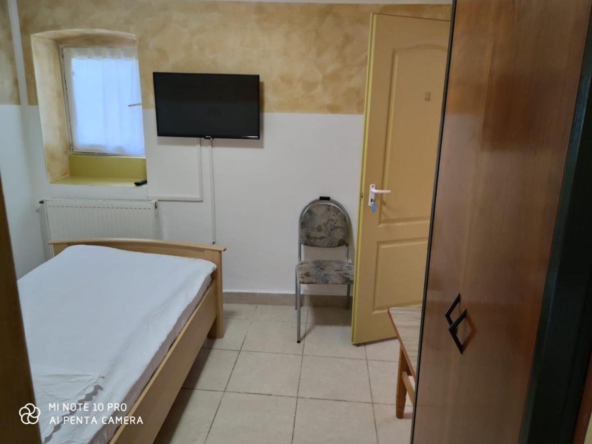 Alfredo Hostel Krajowa Zewnętrze zdjęcie