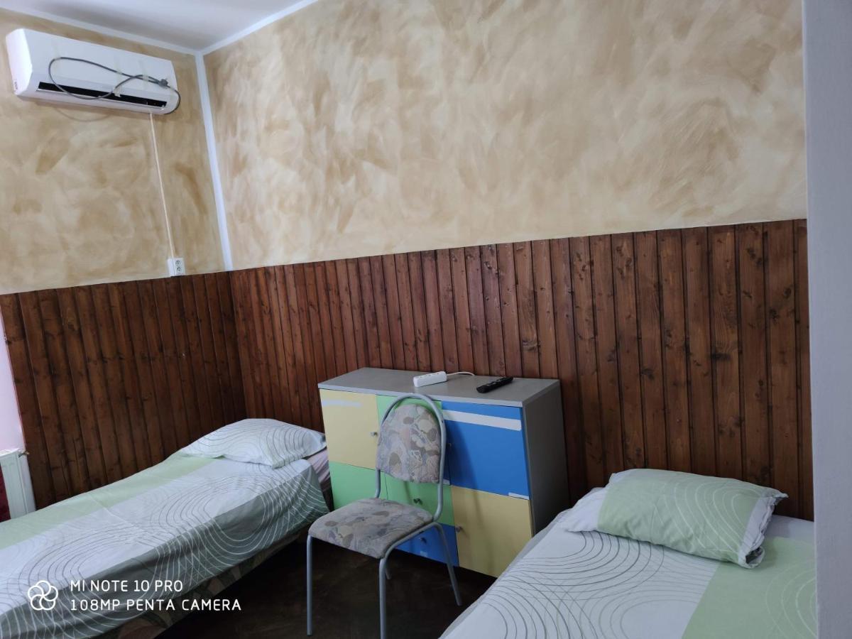 Alfredo Hostel Krajowa Zewnętrze zdjęcie