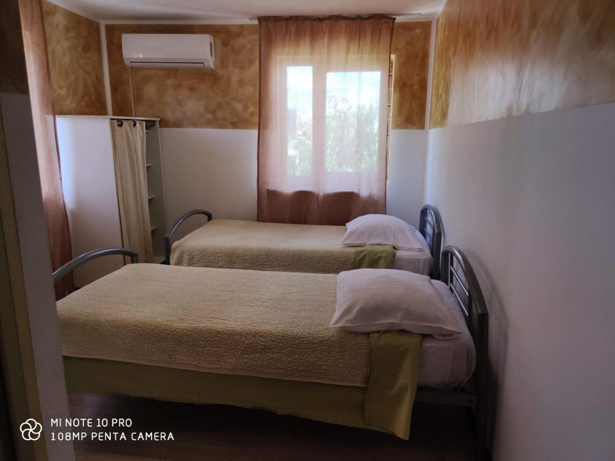 Alfredo Hostel Krajowa Zewnętrze zdjęcie